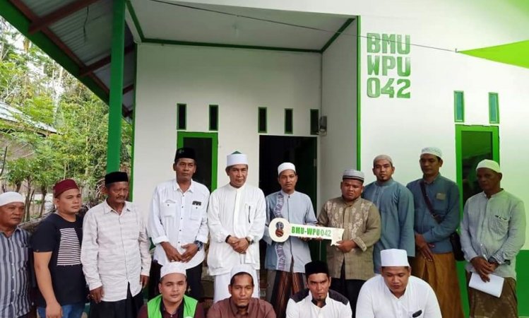 Barisan Muda Umat Serahkan Rumah Layak Huni Kepada Warga Kurang Mampu MTI ACEH - Gerakan Filantrophy Barisan Muda Ummat (BMU) kembali menyerahkan satu rumah layak huni semi permanen ukuran 5x6 meter untuk warga kurang mampu di Media Tipikor Indonesia
