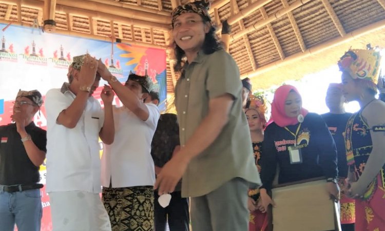 Ikawangi Cabang Badung Gelar Family Gathering 2022 di Pantai Muntig Siokan Mertasari Sanur Ketua Umum Ikawangi Dewata Bali, Agus Tinus Winjaya , SH Media Tipikor Indonesia
